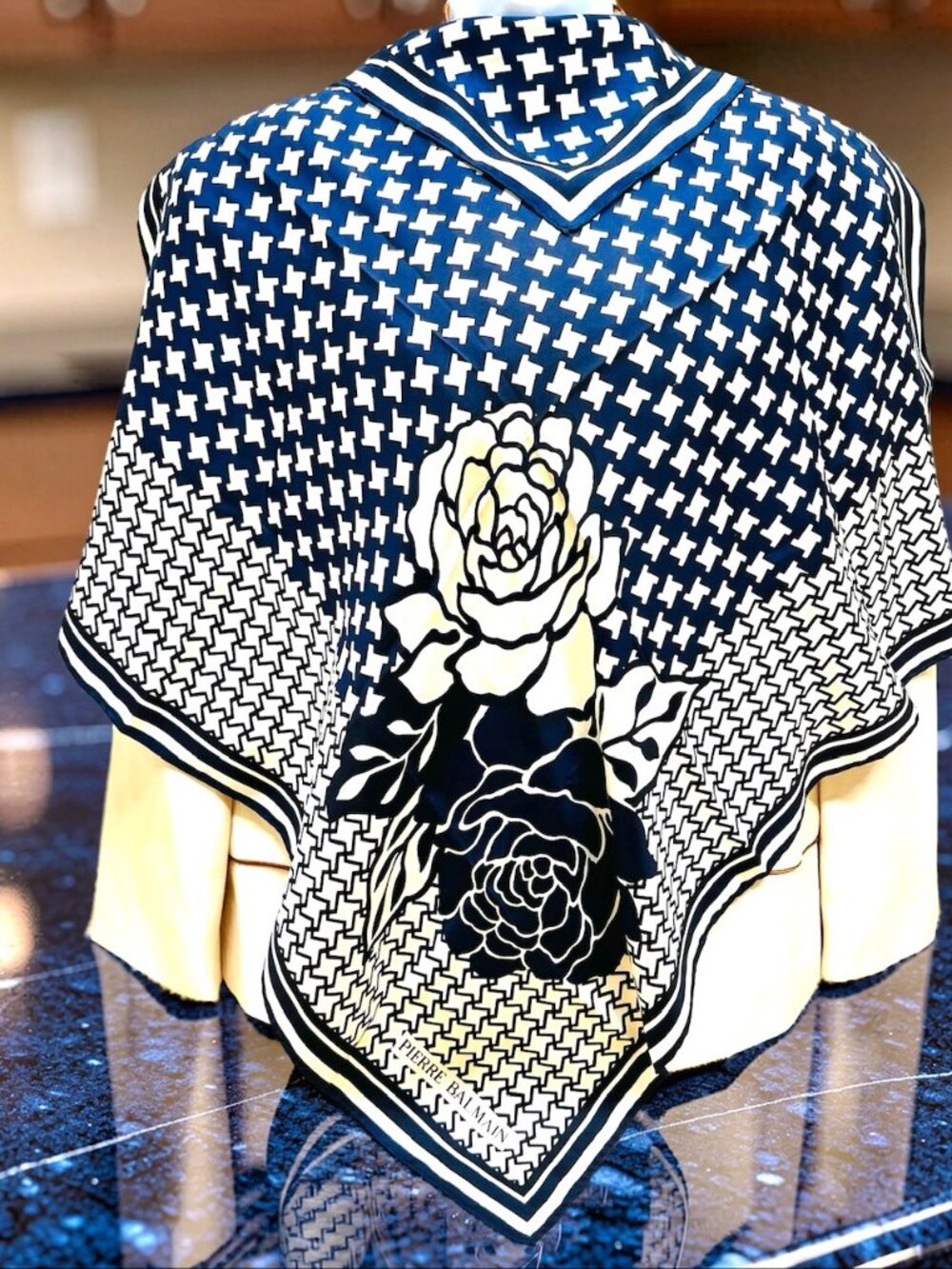 Vintage Pierre Balmain 100% silk scarf satin 30"x30" white blacke rose (43
